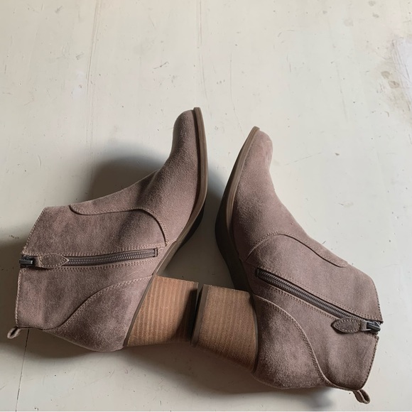 Franco Sarto Huette Ankle boots booties in taupe beige 8.5 - Picture 3 of 7